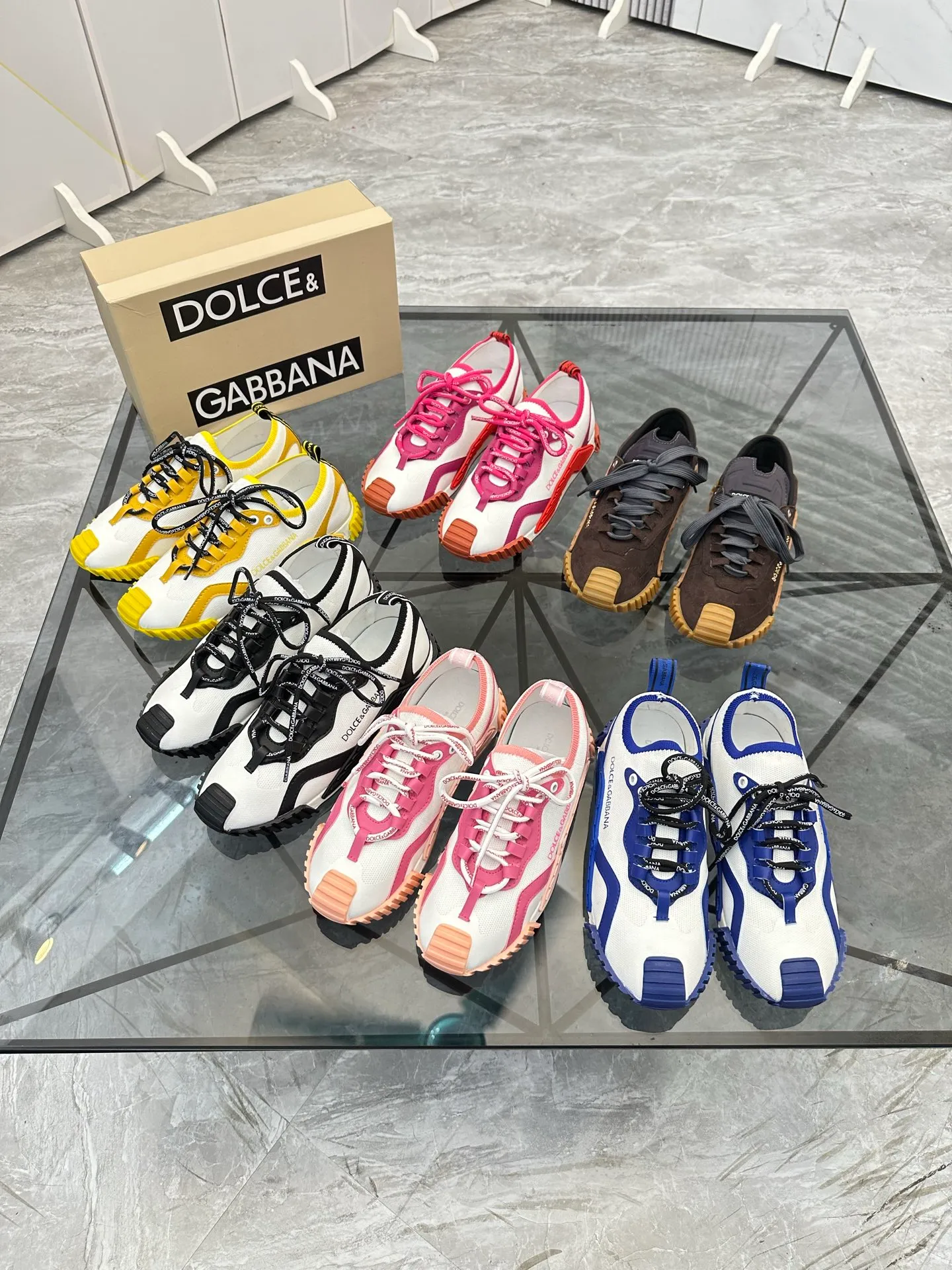 Men's shoes: 💰P460¥ Product trademark: DG "Dolce & Gabbana*" low-top sneakers Regular size: 35-44 (can be customized to 45.46.) Couple style Product materials: imported nubuck leather upper, breathable lining, original outsole. Number: 803